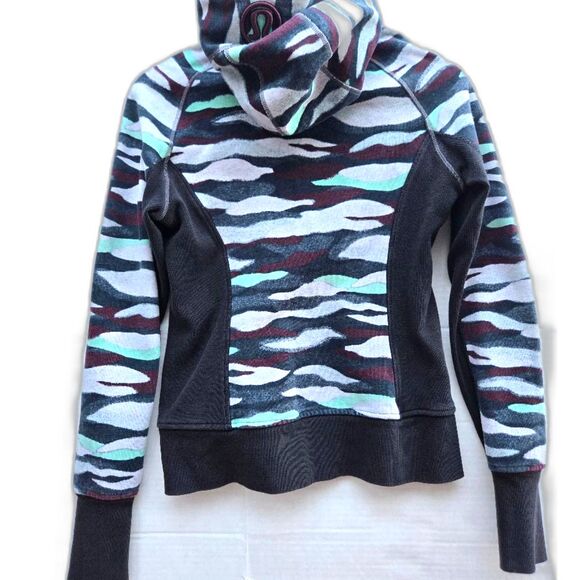 Lululemon Cult-Favorite Scuba Hoodie Women’s Size 6 Multi Camo Cotton Fleece - Picture 9 of 10